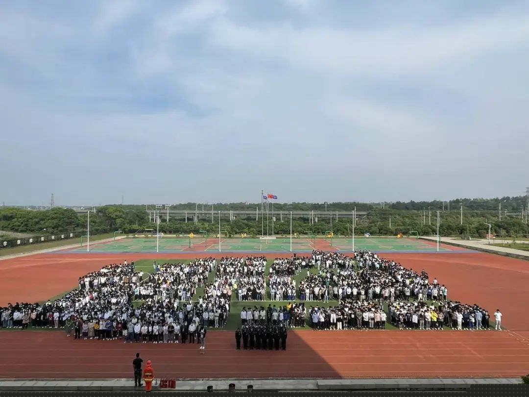 南昌向遠(yuǎn)軌道技術(shù)學(xué)校開展應(yīng)急疏散演練活動