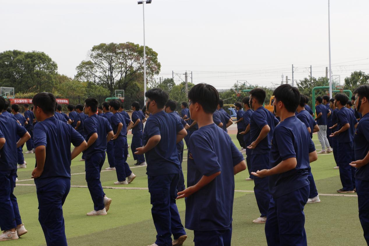 南昌向遠(yuǎn)軌道學(xué)校2022年秋季新生素質(zhì)拓展活動(dòng) 匯報(bào)表演暨總結(jié)表彰大會(huì)隆重舉行