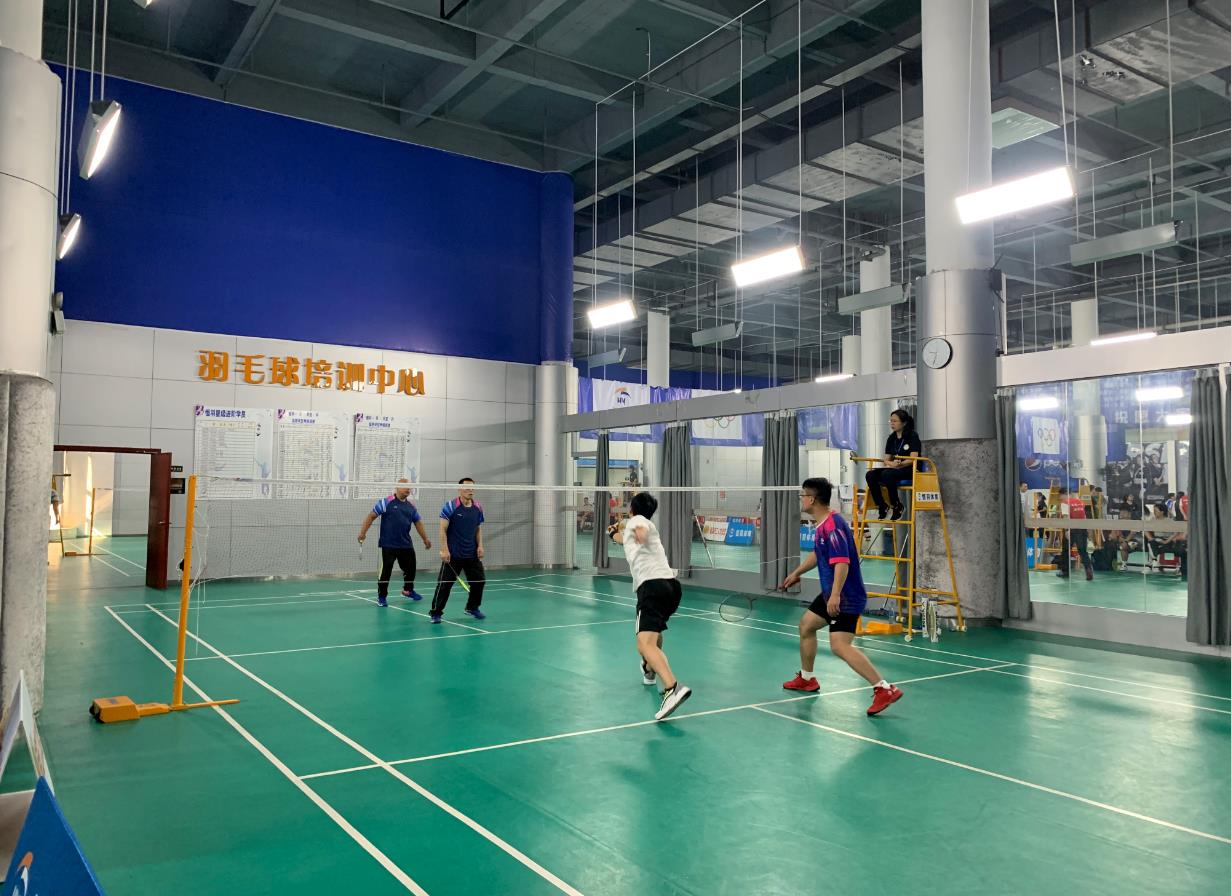南昌向遠軌道技術(shù)學校積極參與南昌市教科文衛(wèi)體工會羽毛球比賽喜獲佳績