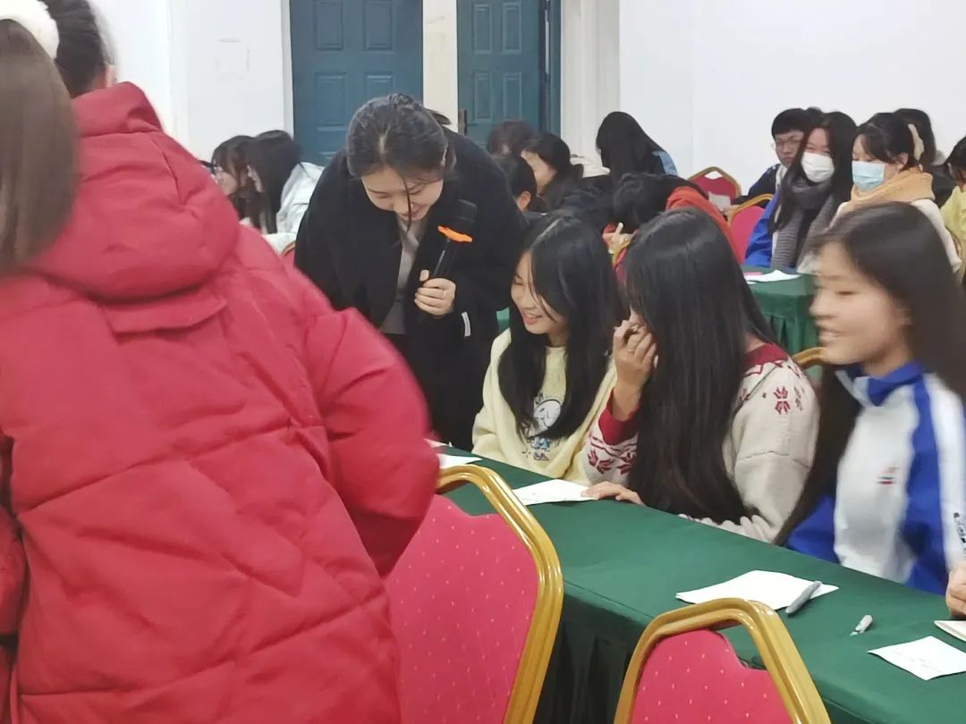 南昌向遠(yuǎn)軌道技術(shù)學(xué)校【心理健康團(tuán)體輔導(dǎo)】直面挫折，珍惜當(dāng)下