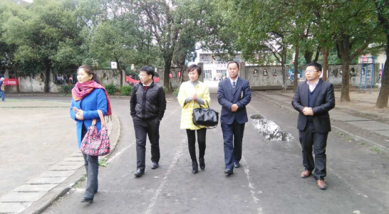 南昌師范學(xué)院體育系書記涂相仁一行來南昌軌道學(xué)??疾旖涣? width=