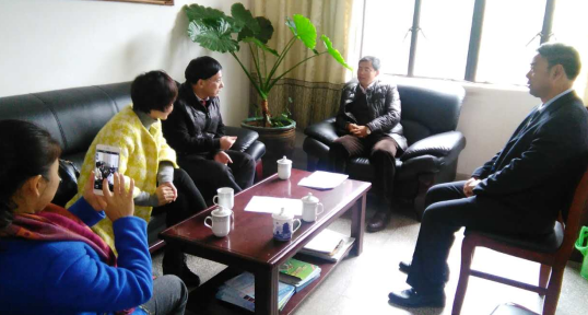 南昌師范學(xué)院體育系書記涂相仁一行來南昌軌道學(xué)??疾旖涣? width=
