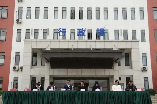 陽光少年 逐夢(mèng)青春——南昌向遠(yuǎn)軌道技術(shù)學(xué)校2021-2022學(xué)年度跑操比賽圓滿落幕
